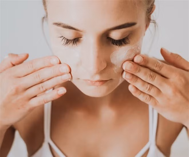 Điểm danh top 8 thói quen sai lầm khiến bạn lão hóa sớm ảnh 2