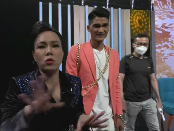 Việt Hương tiết lộ nâng đỡ cho Mạc Văn Khoa và Lê Dương Bảo Lâm Viet Huong tiet lo nang do cho Mac Van Khoa va Le Duong Bao Lam