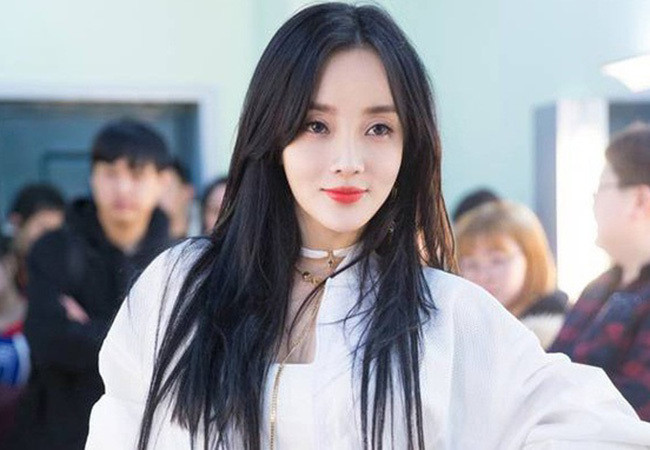 Nữ diễn viên chuyển hướng sang livestream bán hàng, thành lập công ty kinh doanh sau khi biết không còn đường trở lại showbiz.