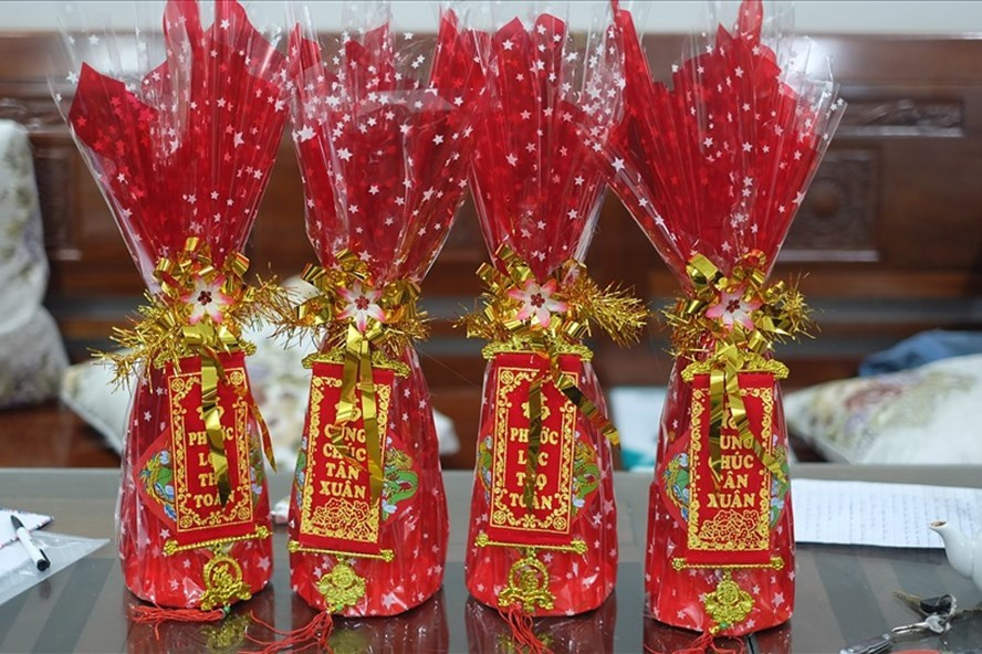 Nuc tieng chiec banh in 