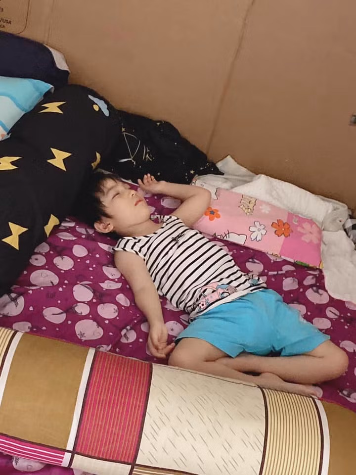 9X nhan nuoi be gai suy dinh duong o Lao Cai gio ra sao?-Hinh-4