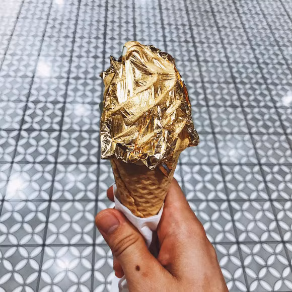 Kem dát vàng 24K sang chảnh, giới ăn chơi đứng ngồi không yên - Hình 2 Kem dat vang 24K sang chanh, gioi an choi dung ngoi khong yen-Hinh-2