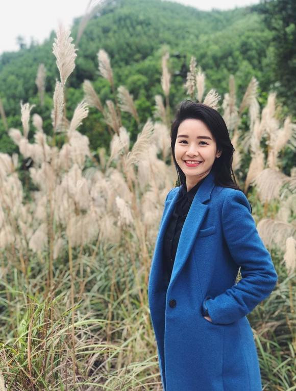 Chia sẻ trong một bài phỏng vấn, Minh Hằng khẳng định gương mặt quá trẻ từng hại cô "tơi tả", 3 tháng lên hình đã bị cho xuống. Sau 3 năm rèn luyện, Minh Hằng được trao cơ hội quay trở lại với công việc MC.