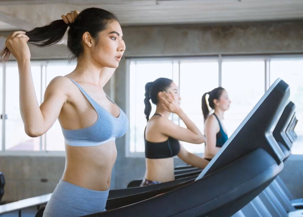  Duy trì thói quen tập thể dục có thể thúc đẩy quá trình trao đổi chất và giúp ngực hấp thụ hiệu quả các chất dinh dưỡng cần thiết. Ảnh: Getty.