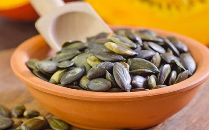 Ăn hạt bí ngô ngày Tết lưu ý 4 việc kẻo hại cơ thể - Hình 2 An hat bi ngo ngay Tet luu y 4 viec keo hai co the-Hinh-2