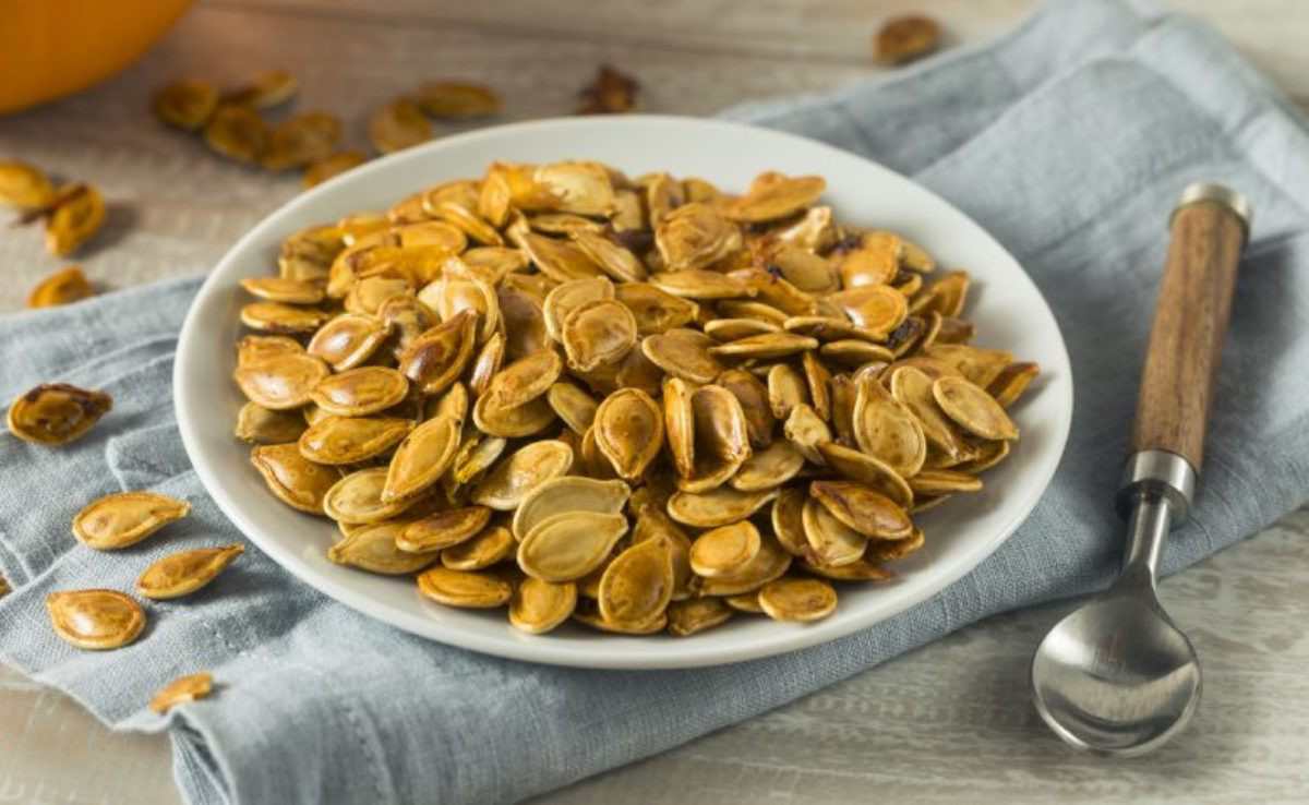 Ăn hạt bí ngô ngày Tết lưu ý 4 việc kẻo hại cơ thể An hat bi ngo ngay Tet luu y 4 viec keo hai co the