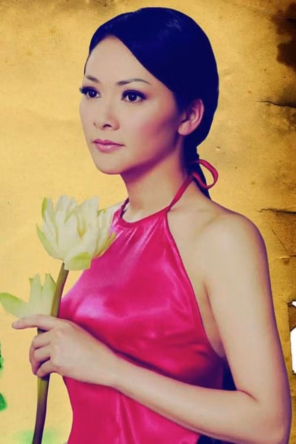 Gương mặt thanh thoát với các tỷ lệ cân xứng.