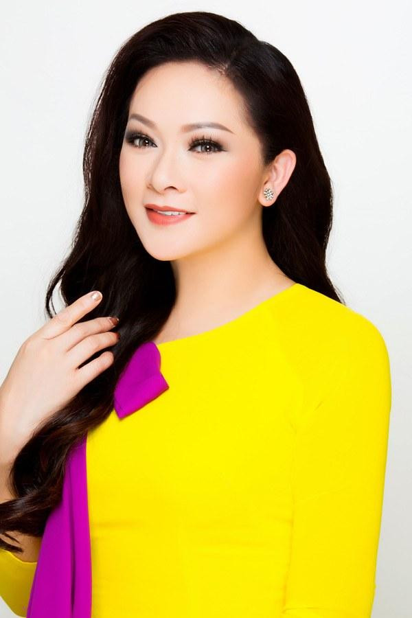 Đến nay dù đã ở độ tuổi U60 song nữ ca sĩ vẫn được nhiều người khen ngợi các đường nét trên gương mặt vẫn còn hiện hữu, đôi mắt sâu hút cùng chiếc mũi thanh thoát làm cho cô như trẻ hơn tuổi. Như Quỳnh vẫn yêu thích vẻ đẹp tự nhiên theo năm tháng chứ không can thiệp thẩm mỹ hay các biện pháp làm đẹp hiện đại như ngày nay. Đó cũng chính là lý do gương mặt của cô không có quá nhiều điểm khác biệt so với thời còn trẻ.