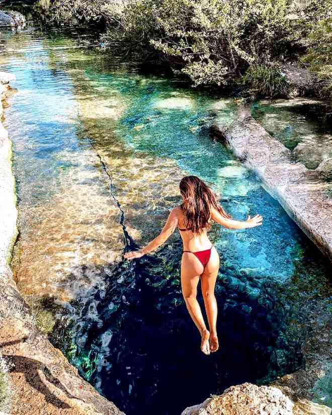 Sau cái chết kinh hoàng của 8 thợ lặn, có rất nhiều đồn đại về họ. Có người cho rằng, các thợ lặn đã bị "hấp dẫn" bởi âm thanh bí ẩn dưới đáy giếng. Họ mất hết lý trí, mất hết kinh nghiệm từng "vào sinh ra tử" dưới nước, để rướn mình theo làn nước sâu, rồi... bỏ mạng tại đó.