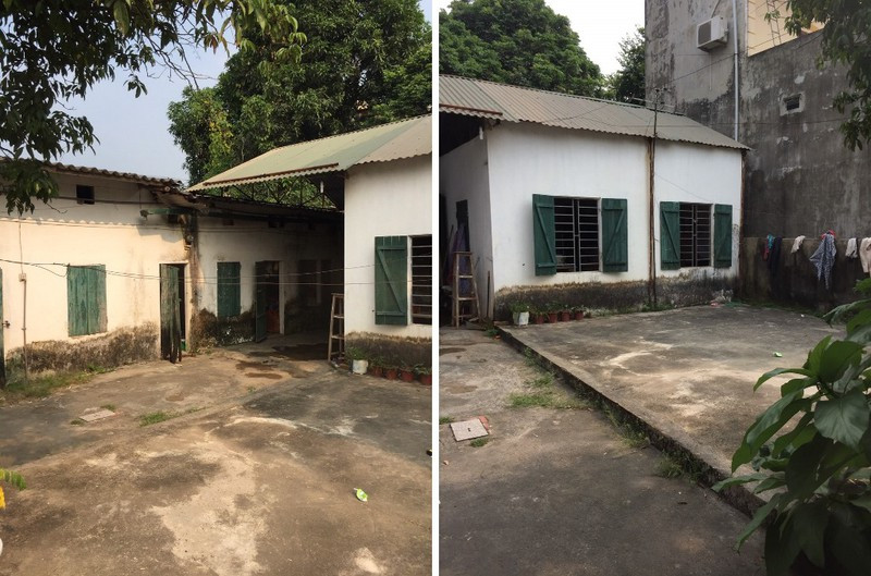 Ngôi nhà cấp 4 cũ có những mảng tường cũ đã bắt đầu hoen ố, không gian sống cũ kĩ.