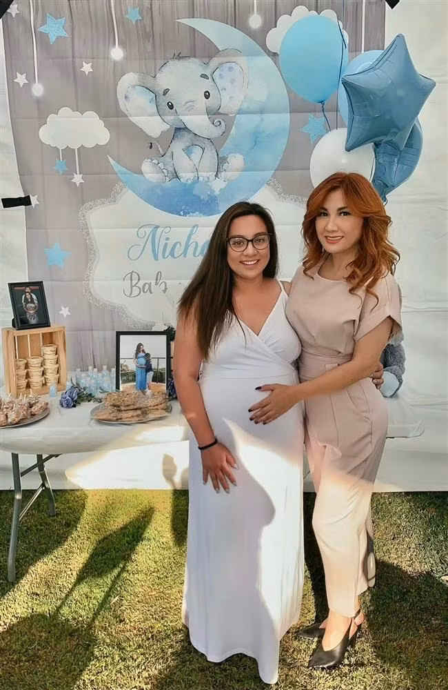 Anh hiem con gai Phi Nhung luc mang bau