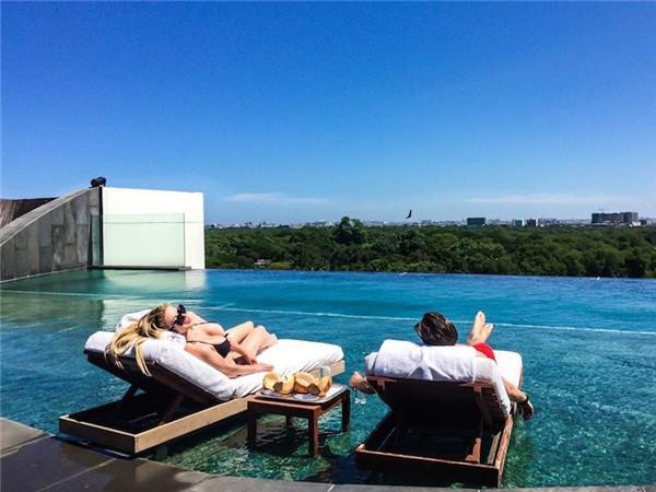 Trieu phu tu than hoi tiec 4 hanh vi phi tien o tuoi 20-Hinh-3