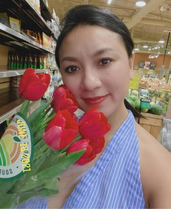 Cô cũng đang trên hành trình lấy lại vóc dáng sau sinh và chờ đến khi Paris vào trường học thì có thể tập trung hơn cho hoạt động nghệ thuật của mình.