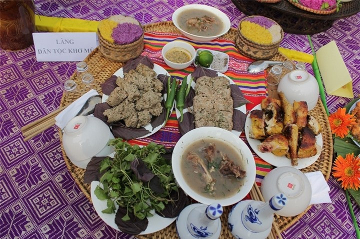 Dac san Son La: Mon canh nau tu 3 loai thit chuot - chim - soc