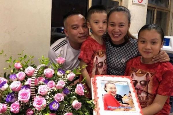 Hôn nhân kín tiếng ngoài đời của dì Liễu trong “Hương vị tình thân” - Hình 5 Hon nhan kin tieng ngoai doi cua di Lieu trong “Huong vi tinh than”-Hinh-5