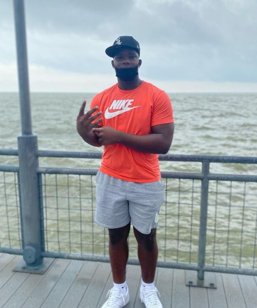 Nam sinh lop 8 bat ngo noi tieng nho than hinh vam vo-Hinh-2