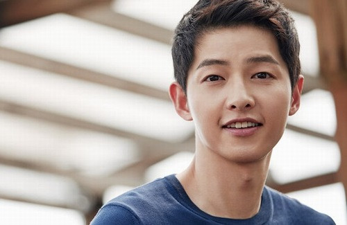 Về tính cách thì những người đàn ông có kiểu lông mày này khí sắc trong sáng, tài trí vẹn toàn và sống có tình có nghĩa. Đặc biệt những người này họ có nhân duyên tốt nên làm việc gì cũng thuận lợi, hễ gặp khó khăn là có quý nhân giúp đỡ nên cuộc sống viên mãn hạnh phúc dư dả.