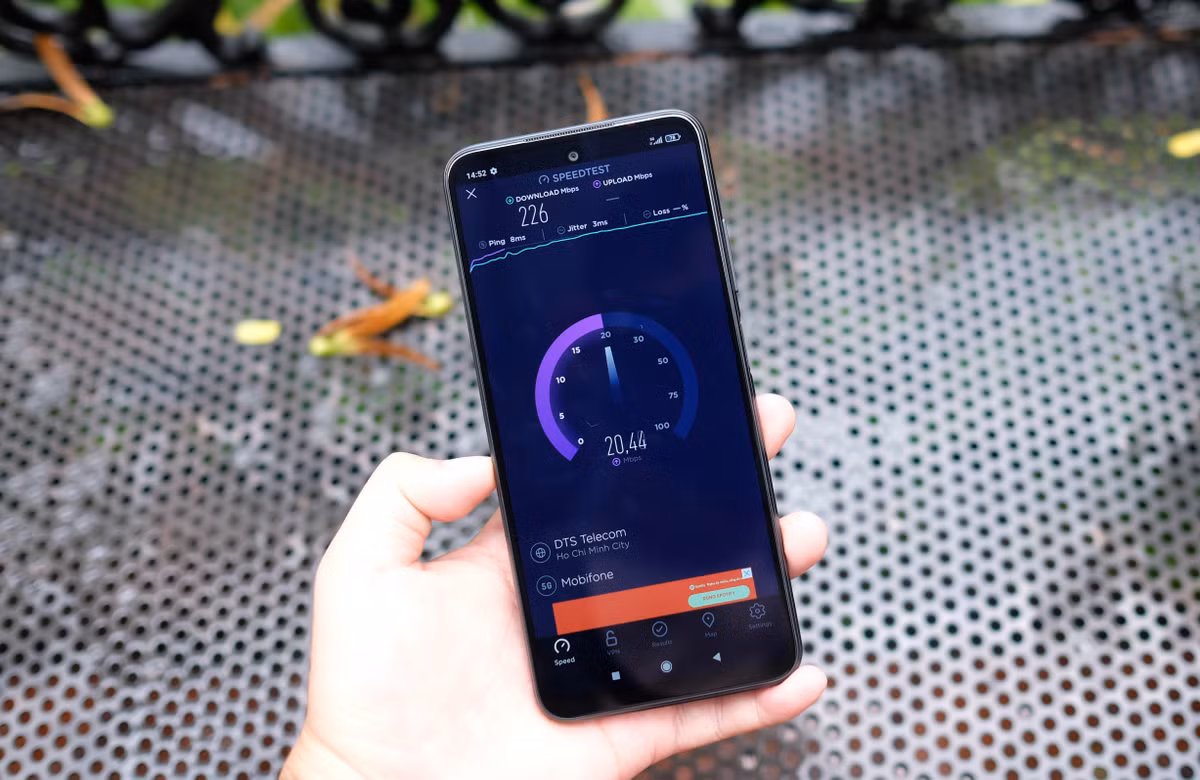  Redmi Note 10 5G được ra mắt tại Việt Nam vào ngày 27/5, giá 5,3 triệu đồng. Đây là mẫu smartphone có công nghệ 5G giá rẻ nhất thị trường hiện nay. Máy dùng màn hình 6,5 inch, tấm nền IPS LCD, độ phân giải Full HD+ và tần số quét 90 Hz.