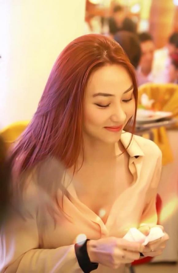 Bat ngo bi chup len, nhan sac cua Ngan Khanh ra sao o tuoi 35?-Hinh-2