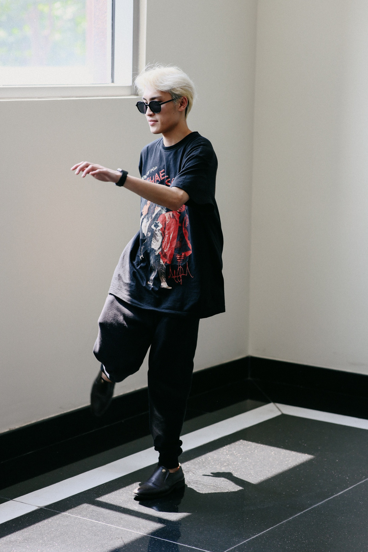 Wren Evans tiết lộ gia đình định hướng anh du học sau khi hoàn thành chương trình lớp 12 ở Việt Nam. Tuy nhiên, do dịch Covid-19 bùng phát, thêm một số vấn đề gia đình, nam ca sĩ 20 tuổi quyết định hủy bỏ kế hoạch ra nước ngoài. Thay vào đó, Wren Evans giành thời gian tìm hiểu về cuộc sống và âm nhạc.