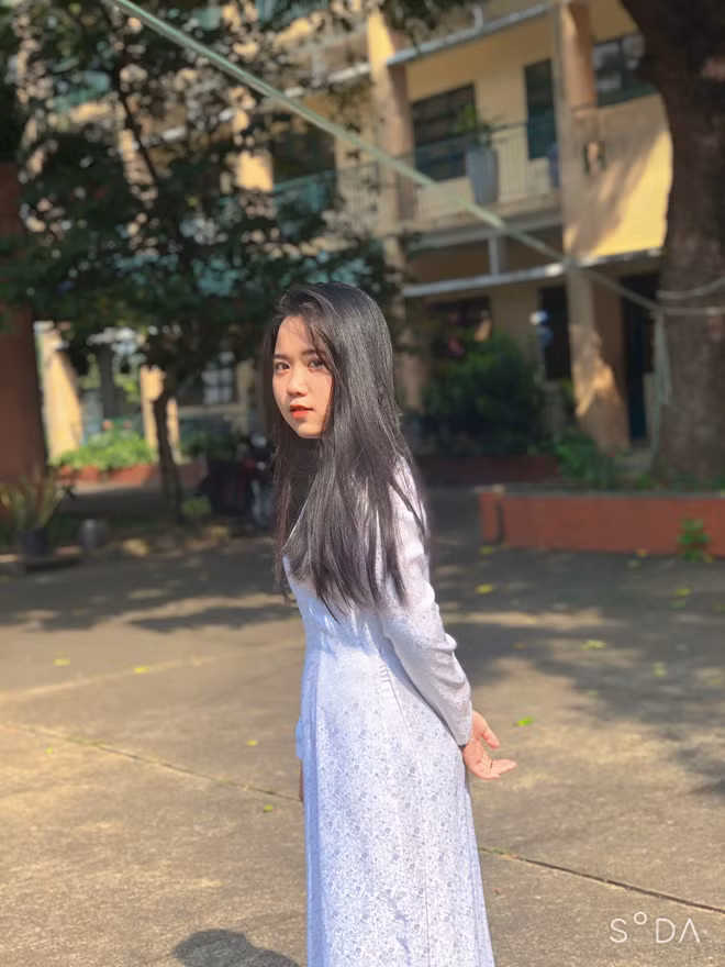 Cô gái đang thi tốt nghiệp THPT Quốc gia thì dính COVID-19 giờ ra sao? Co gai dang thi tot nghiep THPT Quoc gia thi dinh COVID-19 gio ra sao?