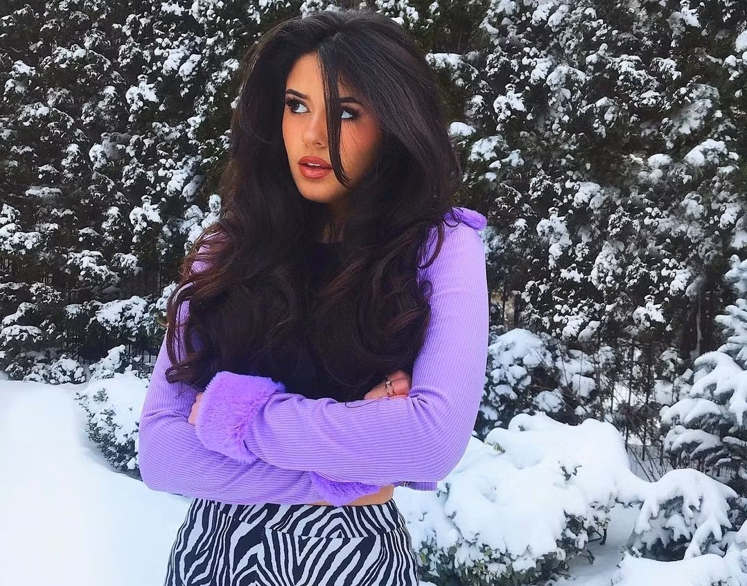 Nu vlogger tro thanh HLV the hinh nong bong