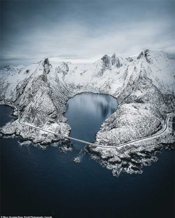 Một bức ảnh đẹp khác về quần đảo Lofoten của Hennige, người được lọt vào danh sách bình chọn ở hạng mục phong cảnh.