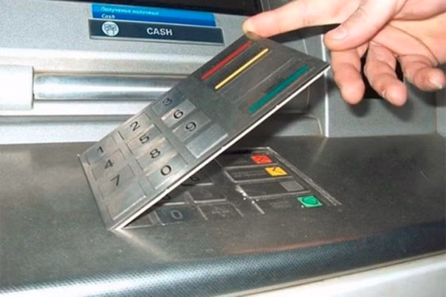 Rut tien tai cay ATM phai chu y 3 diem nay, keo mat tien oan-Hinh-7