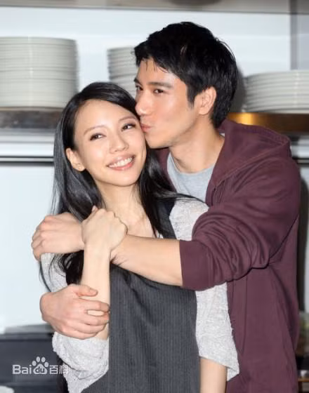 Chan dung nguoi vo bi Vuong Luc Hoanh 'cam sung', xem la may de-Hinh-3