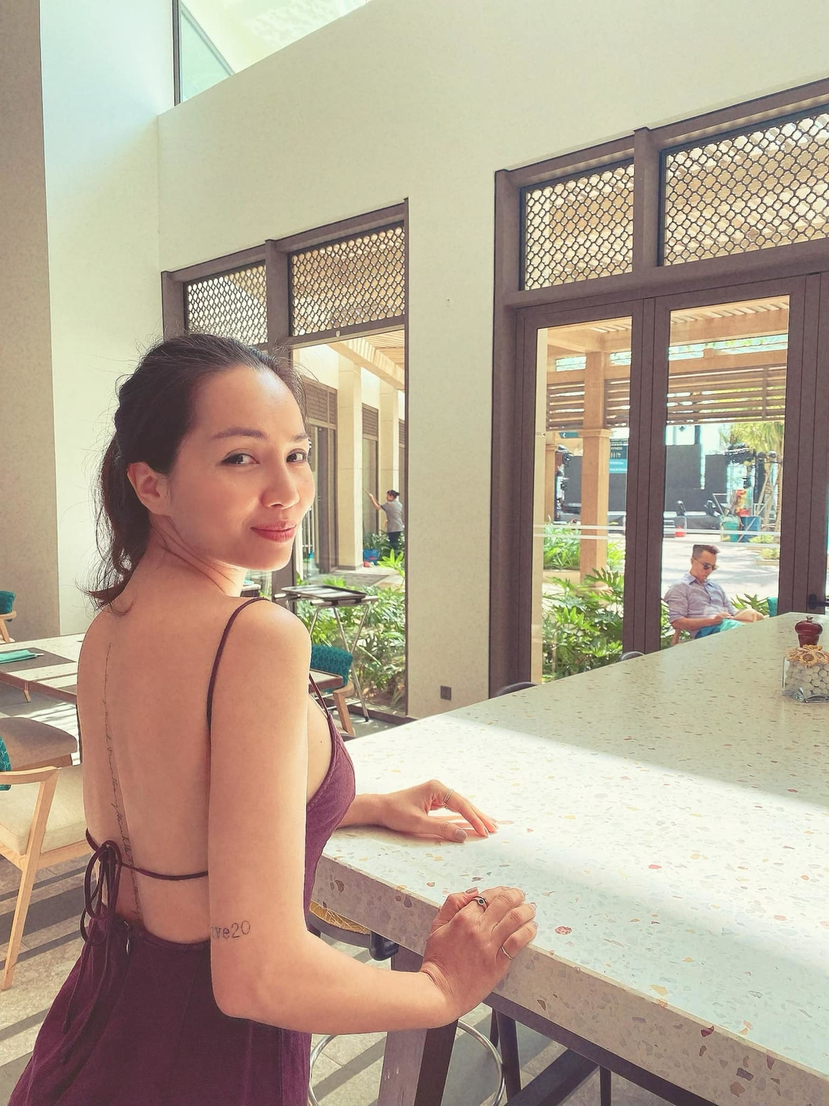 Xuất thân là người mẫu nên Thanh Thảo sở hữu vóc dáng vô cùng gợi cảm cùng đôi chân dài ấn tượng.