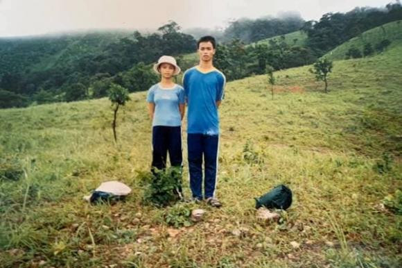  Trước khi thành danh với nghề MC, ít ai biết rằng quá khứ Thanh Giang từng là “thủ lĩnh” khét tiếng của đàn bò hơn 100 con. Đặc biệt, các kỳ thi tiếng Anh của cô đều chỉ đủ điểm đậu chứ không hề có thành tích nào nổi trội.