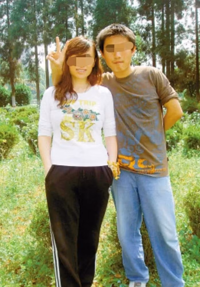 Cung yeu co giao 45 tuoi, 2 nam sinh 17 tuoi gay bi kich-Hinh-3