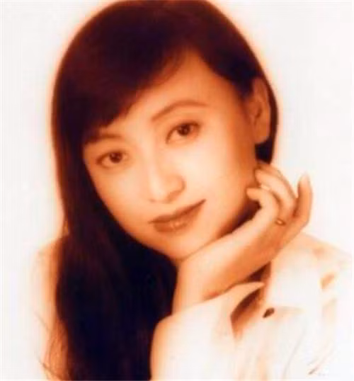 Cung yeu co giao 45 tuoi, 2 nam sinh 17 tuoi gay bi kich