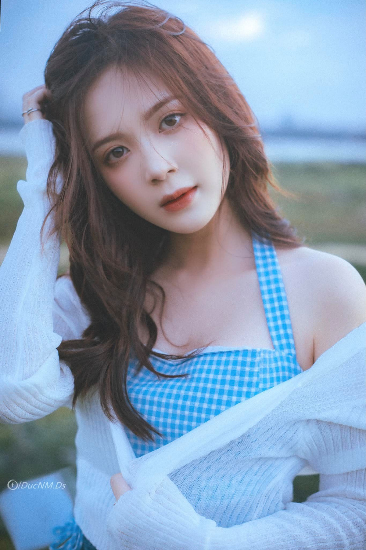 Dù chỉ sở hữu chiều cao khiêm tốn 1m53 nhưng Nguyễn Hoàng Ngọc Huyền lại có lợi thế về gương mặt sáng cũng như vẻ đẹp mong manh. Cô từng chia sẻ với VietNamNet rằng ngoại hình hơi thấp nhỏ cũng là điểm tự ti lớn nhất của mình.