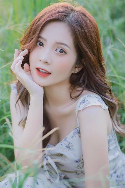 Đây là nhân vật dễ thương, nhí nhảnh, nhìn mọi thứ trong cuộc sống qua lăng kính màu hồng, rất hợp với ngoại hình nữ diễn viên.