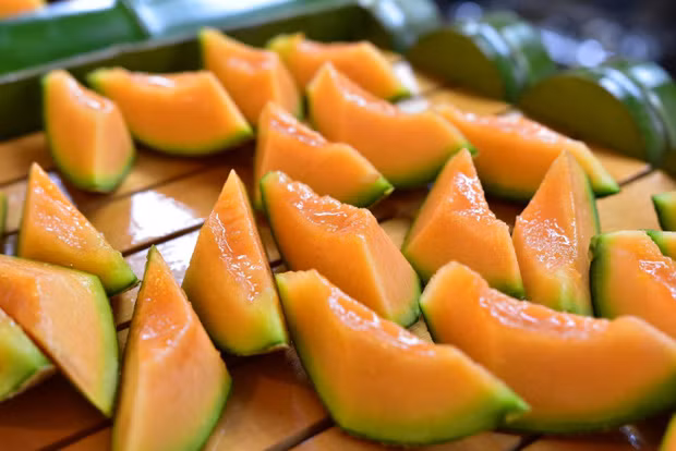 Mo bung o vong 2 se bi diet sach neu ban cham an loai qua nay-Hinh-3