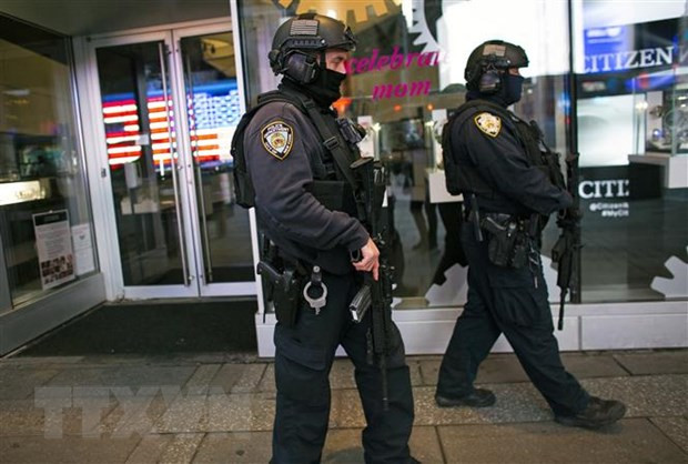 My: Xa sung tai bang California, it nhat 2 nguoi thiet mang