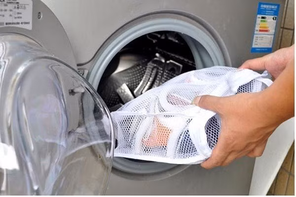 Những mẹo giúp tăng tuổi thọ cho máy giặt không nên bỏ qua - Hình 3 Nhung meo giup tang tuoi tho cho may giat khong nen bo qua-Hinh-3