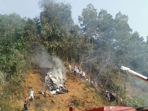 14h chiều 12/11/2009, sau tiếng nổ lớn, một máy bay quân sự Mig 21 đã rơi xuống chân đồi sát khu dân cư tại thành phố Yên Bái, toàn bộ phần đuôi vỡ vụn, phần đầu dập, 2 phi công tử nạn.