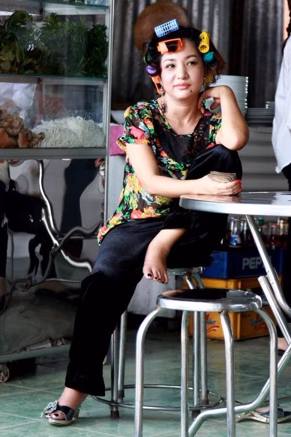 Còn Thúy Nga, vẫn có lúc rất hài, vốn gần gũi với hình ảnh trên sân khấu của chị.