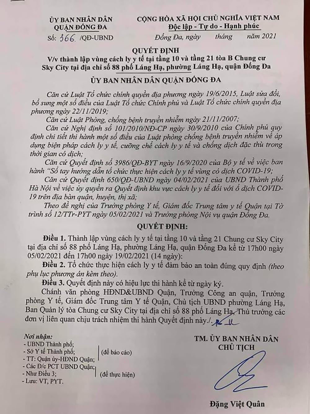 Do phong toa chung cu 88 Lang Ha, chi cach ly 2 tang