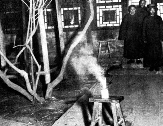 Loạt ảnh hiếm khắc họa rõ nét ngày Tết thời nhà Thanh ảnh 6