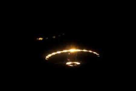 Những người có trí tưởng tượng phong phú nhất tin rằng Foo Fighters chính là thiết bị theo dõi các hoạt động trên trái đất của người ngoài hành tinh.