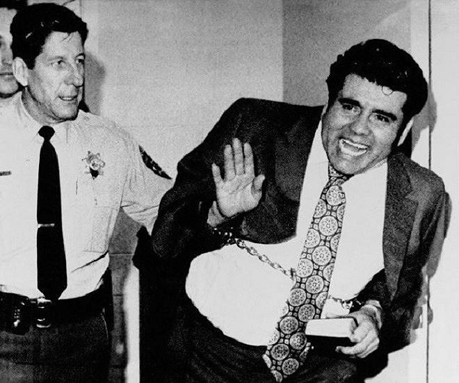 Kẻ giết người hàng loạt Juan Corona rất tự tin khẳng định sự vô tội của mình nhưng cuối cùng y cũng phải nhận hình phạt thích đáng