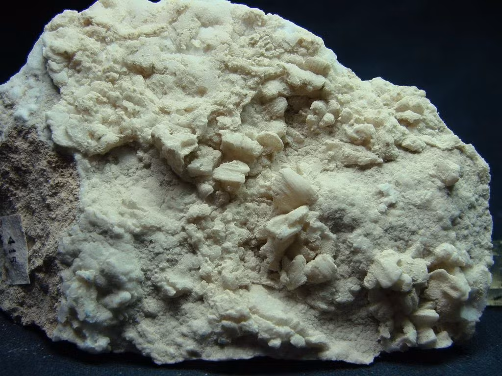 Theo các nhà hóa học hiện đại, dung dịch Lửa Hy Lạp có thể được điều chế theo nhiều cách từ các thành phần thông dụng như nhựa thông, dầu thô, vôi sống, canxi photphua, lưu huỳnh và diêm tiêu.