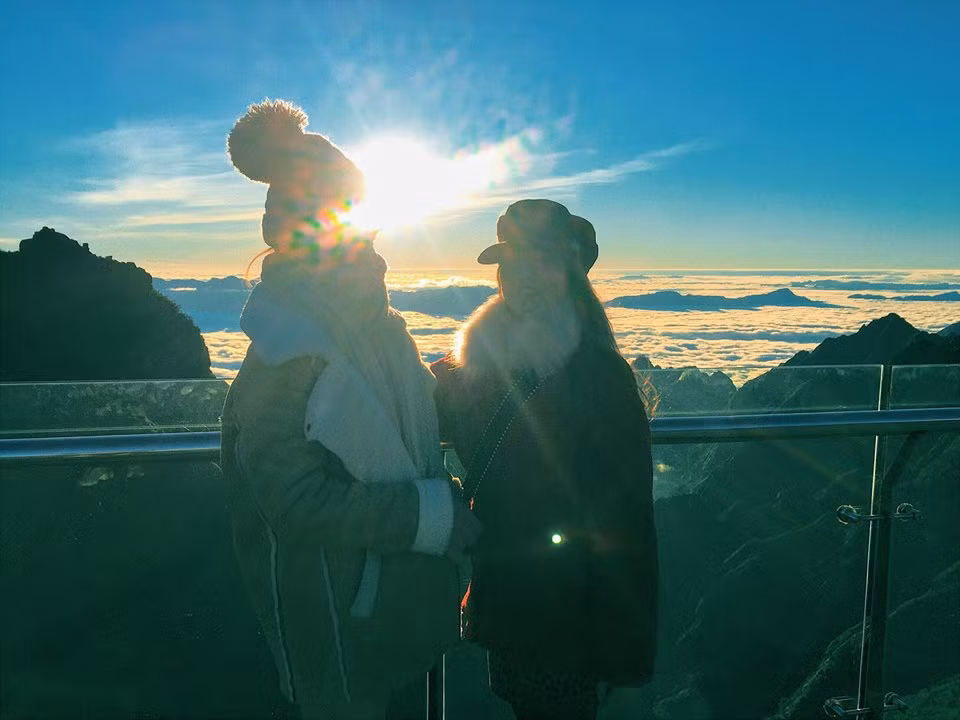 Len Sapa san tuyet xua roi, ngam hoang hon tren Fansipan moi la “hot-trend”-Hinh-2