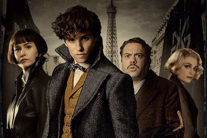 Trong năm 2018, Sinh vật huyền bí: Tội ác của Grindelwald ra mắt và nhanh chóng lọt Top 20 phim có doanh thu cao nhất trong năm 2018 với hơn 613 triệu USD. Dẫu vậy, phim vẫn bị các fan chê từ diễn xuất của diễn viên đến cách xây dựng chi tiết. Phần ngoại truyện của Harry Potter bị chỉ trích "cốt truyện không hợp lý, phức tạp với nhiều tuyến nhân vật không cần thiết".