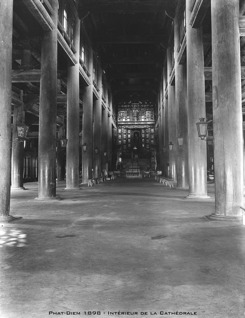 Nội thất nhà thờ Chính tòa Phát Diệm, còn được biết đến với tên gọi nhà thờ đá Phát Diệm, 1898. Ảnh: André Salles.