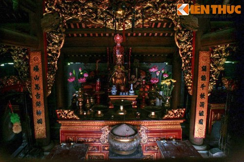 Đây là nơi đặt bàn thờ Cao Lỗ, tướng giúp vua chế tác nỏ thần.