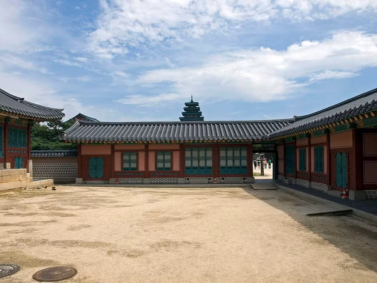 Cung Donggung là nơi ở của Hoàng thái tử - người sẽ kế vị ngôi vua cùng gia đình.